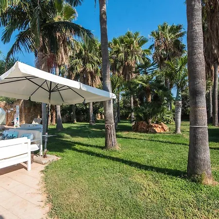 Oasis Hotel