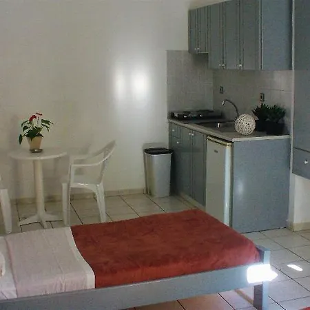 7 Days & Apts * Malia (Crete)