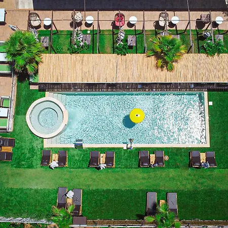 Aparthotel Philoxenia & 3*