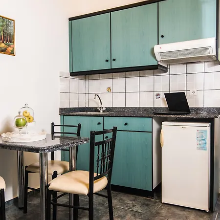 Yiannis Manos Aparthotel Malia