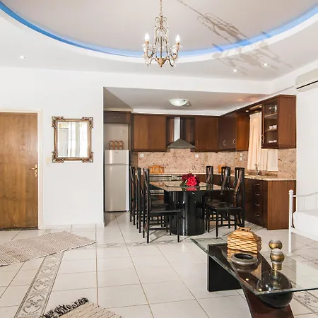 Yiannis Manos Aparthotel 3*