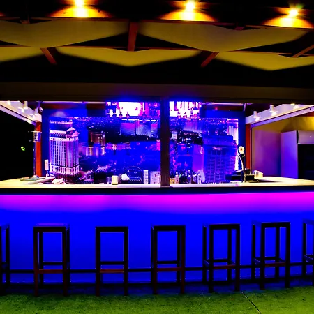 Aparthotel Yiannis Manos