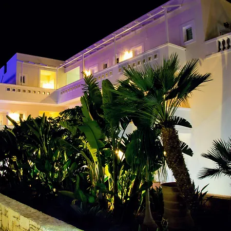 Yiannis Manos Aparthotel 3*