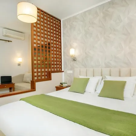 Philoxenia & Aparthotel
