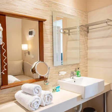 Philoxenia & Aparthotel