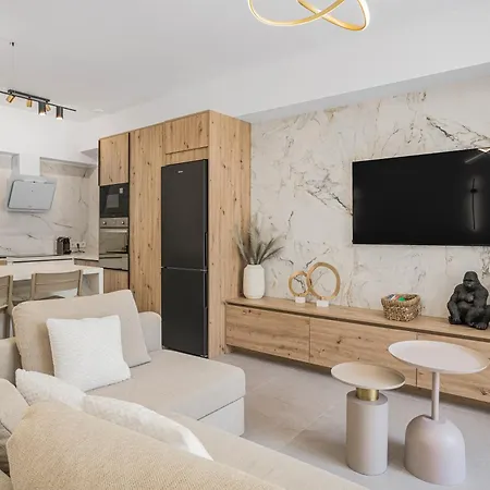 Infinity Luxury Apartment *