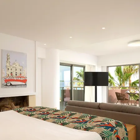 High Hotel