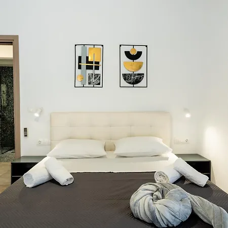 Napoleon Apartment *