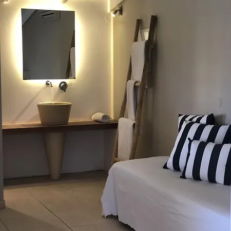 Aparthotel Parthenis &
