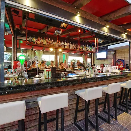 Aparthotel Philoxenia & 3*