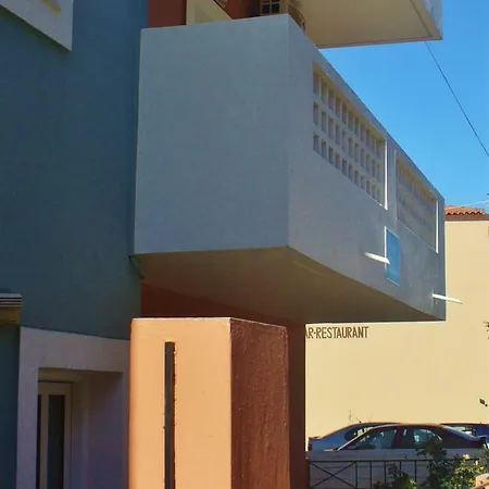 Apartment 7 Days & Apts *