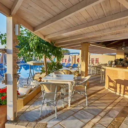 Aparthotel Golden Bay 3*