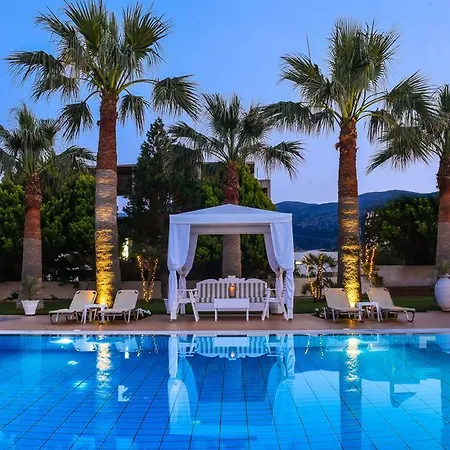 Ammos Boutique Apartments & Suites Hotel 3*
