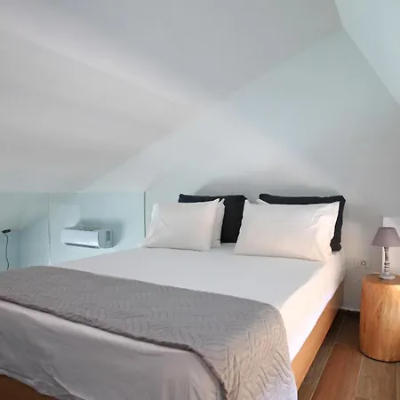 Meropi Aqua Suites 4*