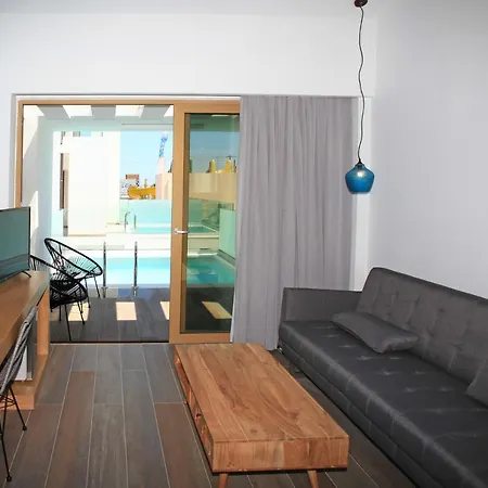 Meropi Aqua Suites 4*