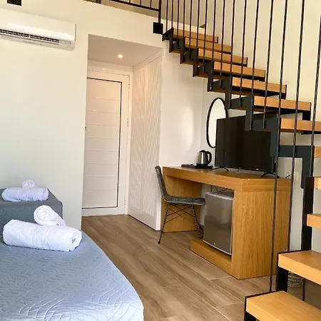 Meropi Aqua Suites 4*