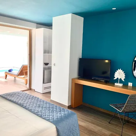 Meropi Aqua Suites 4*