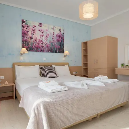 Pyrgos Aparthotel 2*