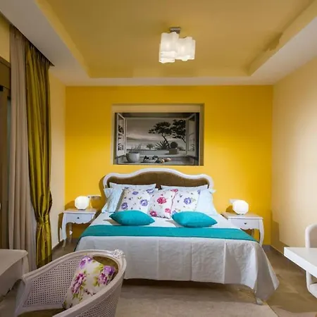 Yiasemi Luxury Apartment