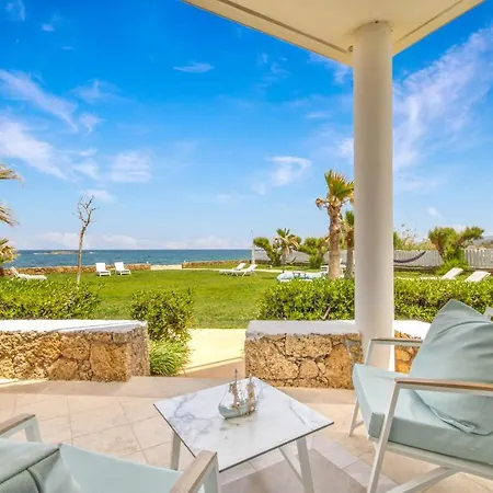 Pyrgos Aparthotel 2*