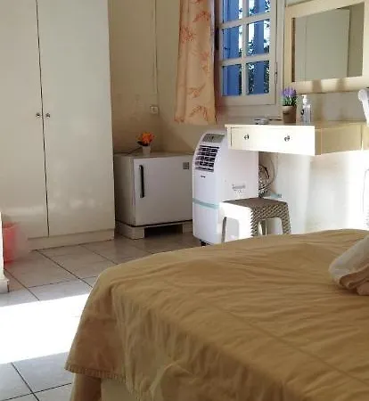 Aparthotel Cleo With Yard In 250m From The