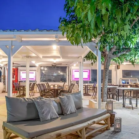 Maria Rousse Hotel
