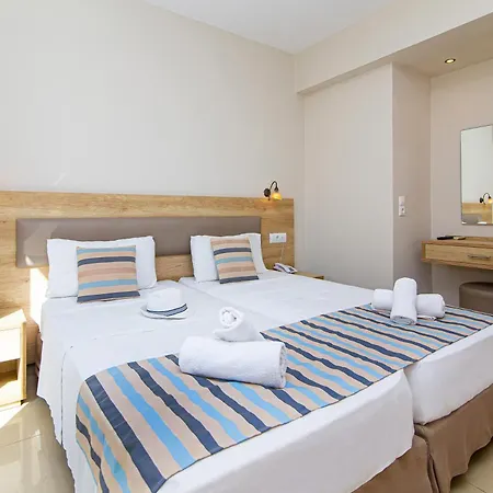 Theo Star Aparthotel 3*