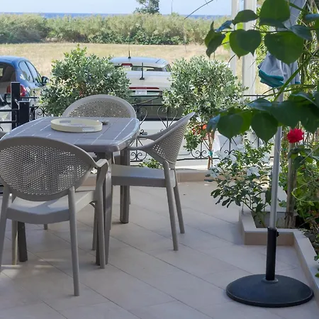 Amara Seaside By Estia Hotel *