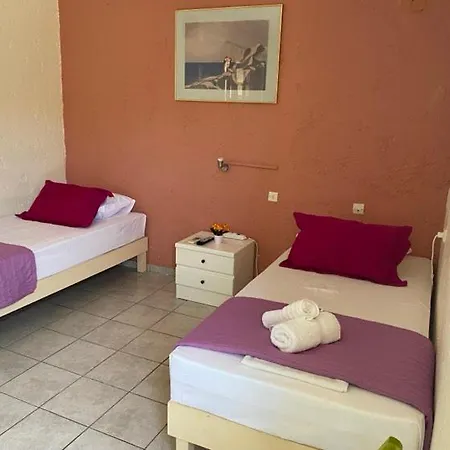 Hotel Cleo 250m From The Malia (Crete)