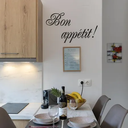 Omalia Apartment *