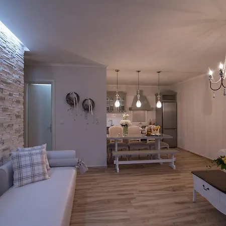 Hotell Stelios Gardens 3*