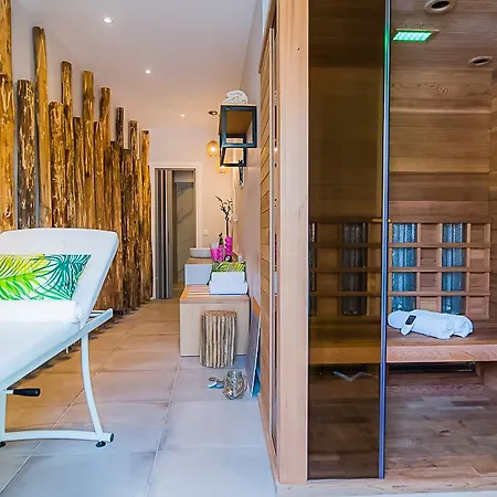 Sunshine Hotel