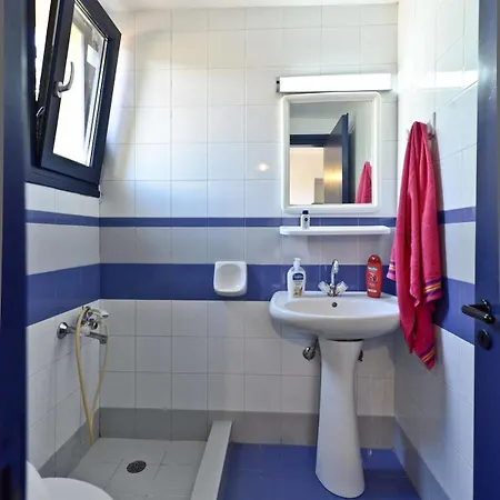 Milos Hotell 2*