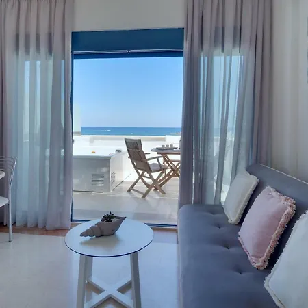 Pyrgos Aparthotel 2*