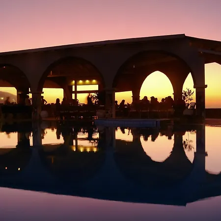 Pyrgos Aparthotel 2*